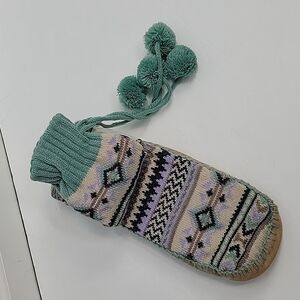 NEW MUK LUKS Slipper socks with grip pom poms